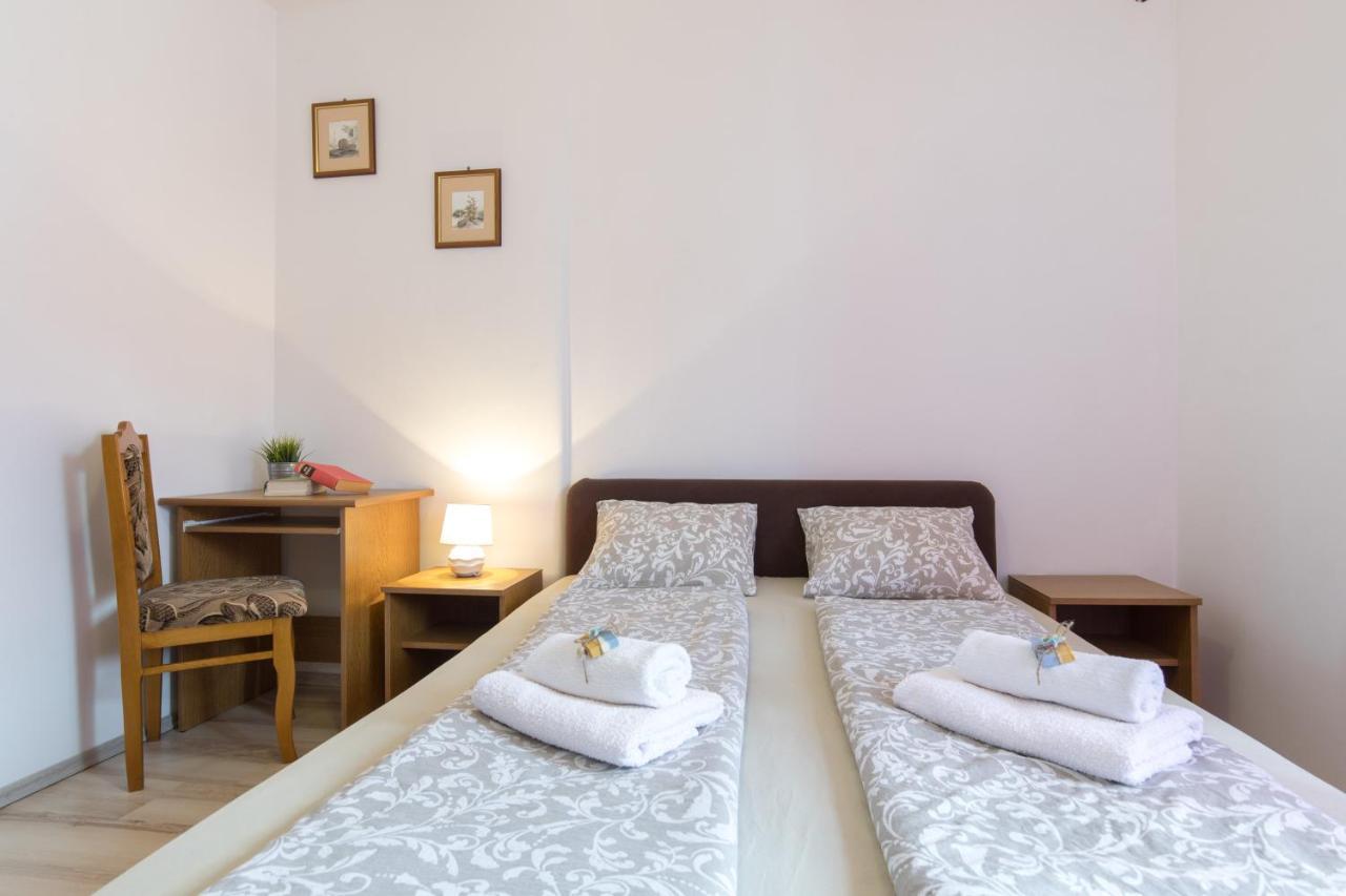 Pape Punat Apartmani I Sobe Dış mekan fotoğraf