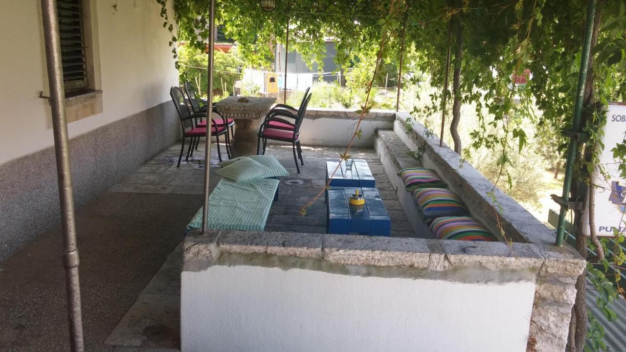 Pape Punat Apartmani I Sobe Dış mekan fotoğraf