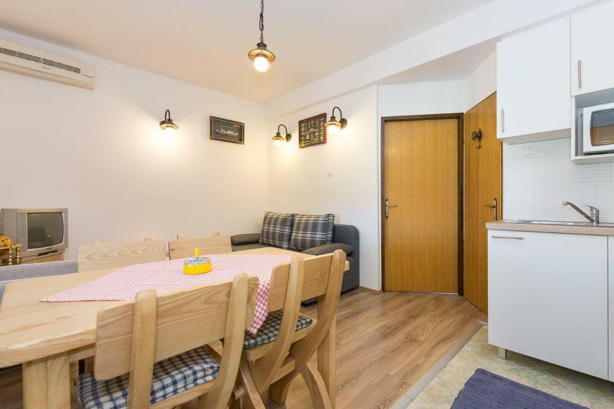 Pape Punat Apartmani I Sobe Dış mekan fotoğraf