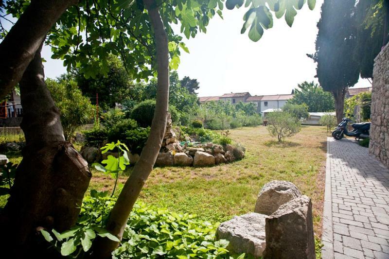 Pape Punat Apartmani I Sobe Dış mekan fotoğraf