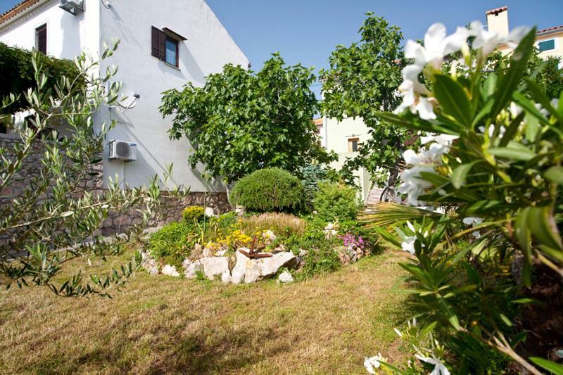 Pape Punat Apartmani I Sobe Dış mekan fotoğraf